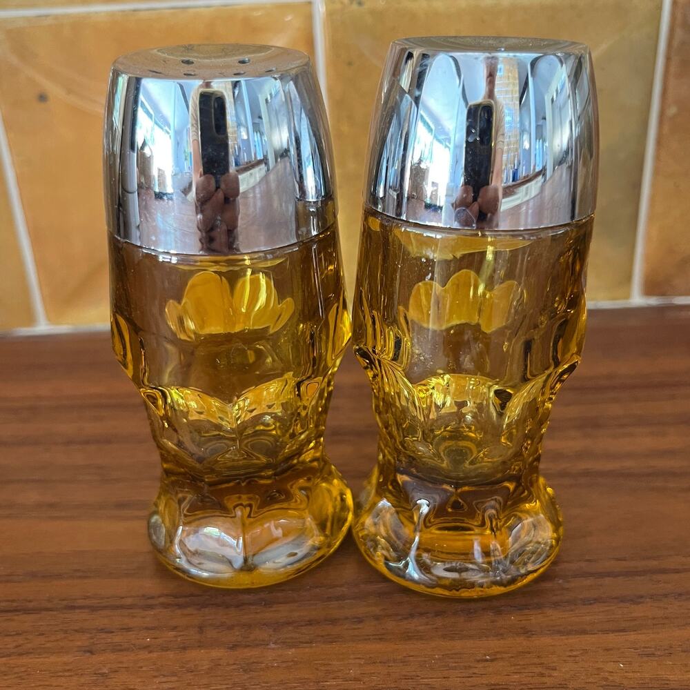 Vintage Anchor Hocking Georgian Glass Salt and Pepper Shakers Amber
